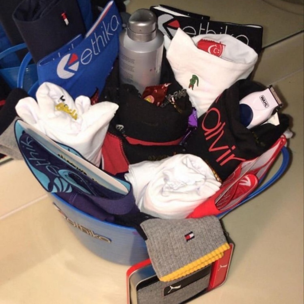 Men’s Basket - Picture 1 of 1